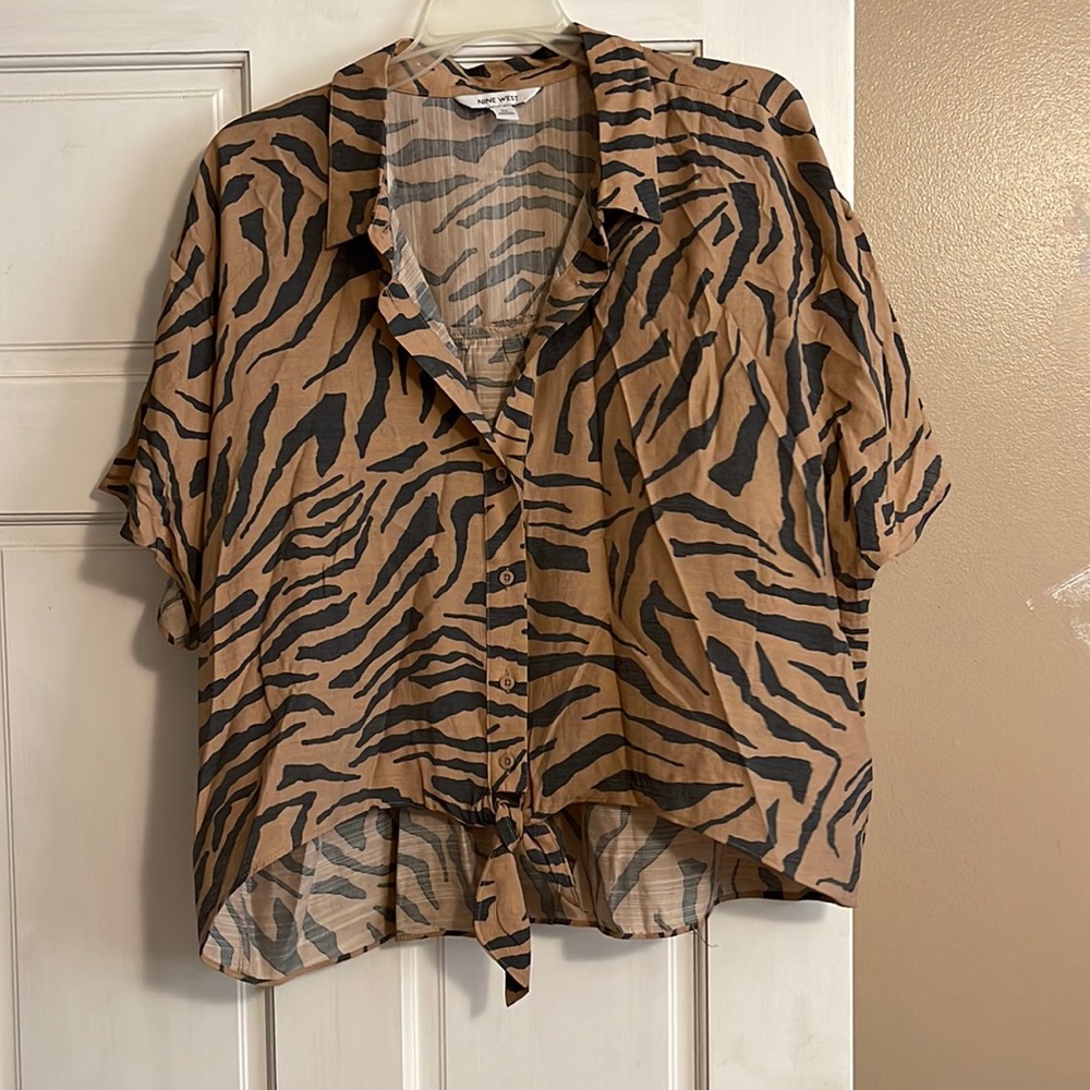 Women’s crop top shirt
